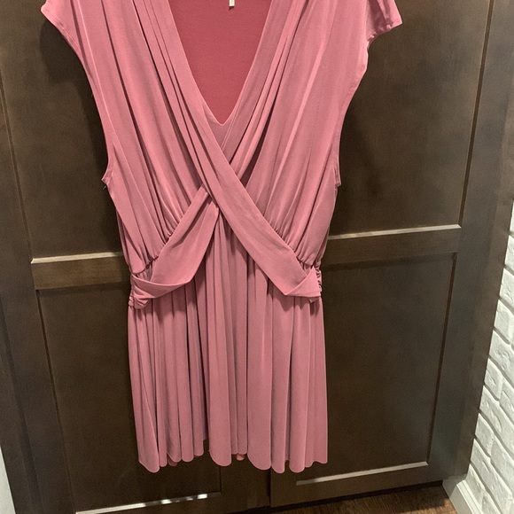 Free people cupro cap sleeve criss cross dress. Dusty mauve. Flowy neutral boho - Picture 2 of 3